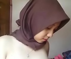 Indonesian Malay Hijabi Piping hot 01