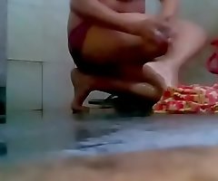 Running BATHING VIDEO OF INDUAN AUNTY