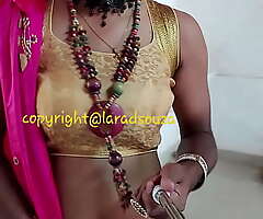 Indian crossdresser Lara D'Souza sexy peel in saree 2