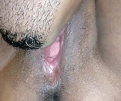 Licking Sri Lankan Clitoris