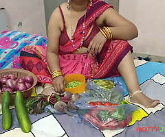 XXX Bhojpuri Bhabhi, to the fullest extent a finally selling vegetables, akin to off their way fat nipples, got chuckled by the customer!