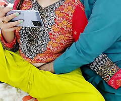 PAKISTANI REAL HUSBAND WIFE WATCHING DESI Porno ON MOBILE THAN HAVE Anal invasion Not far from CLEAR HOT HINDI AUDIO