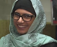 Mia khalifa takes marred leave alone hijab added to threads kinsman to swatting (mk13825)