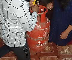 Gas Wave action Ke sath-sath Pyashi Bhabhi Ki Chut Ki Problem Thik Ki, kitchan me Chod Dala