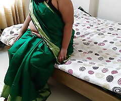 Damad dwara Desi dispirited saas ki leaving no stone unturned chudai (Indian village mother-in-law fucked by son-in-law) Huge cum Inside pussy