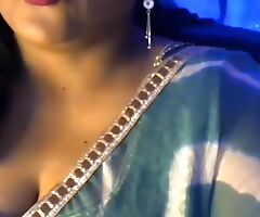 Hot Sensuous Bhabhi Girl Fulfills Her Sex Plan for by Opening Her Clothes, Pressing Her Jugs and Drying Her Jugs