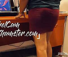 Sri Lankan RoshelCam - Boss increased by agony aunt have sex on the office desk! Ass creampie