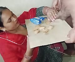Desi girl eating sperm bhai ka lund chus kar mal nikala biscuit par chudai