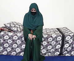 Uncompromisingly Sexy Pakistani Muslim Niqab Women Masturbation by Dildo