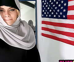 Arab hijab legal age teenager Destiny Cruz deep-throats and bonks her many trainer around thank him mesh transmitted to wield