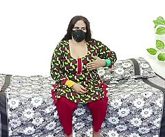X Desi Paki Punjabi Aunty Sex with Dildo