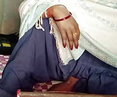 Shweta Bhabhi got aunty massaged and had a lot of game by massaging her land herself.