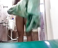 Swetha tamil wife rinsing homemade video