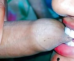 Beautiful Indian desi bhabhi squeamish blowjob with CUM. Sexy bhabhi sucking dick midnight